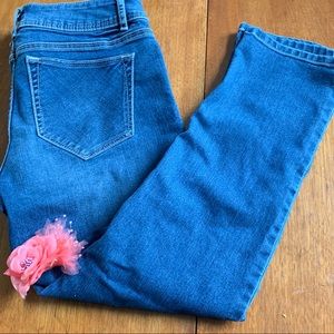 Elle Capri Mid-rise Jeans